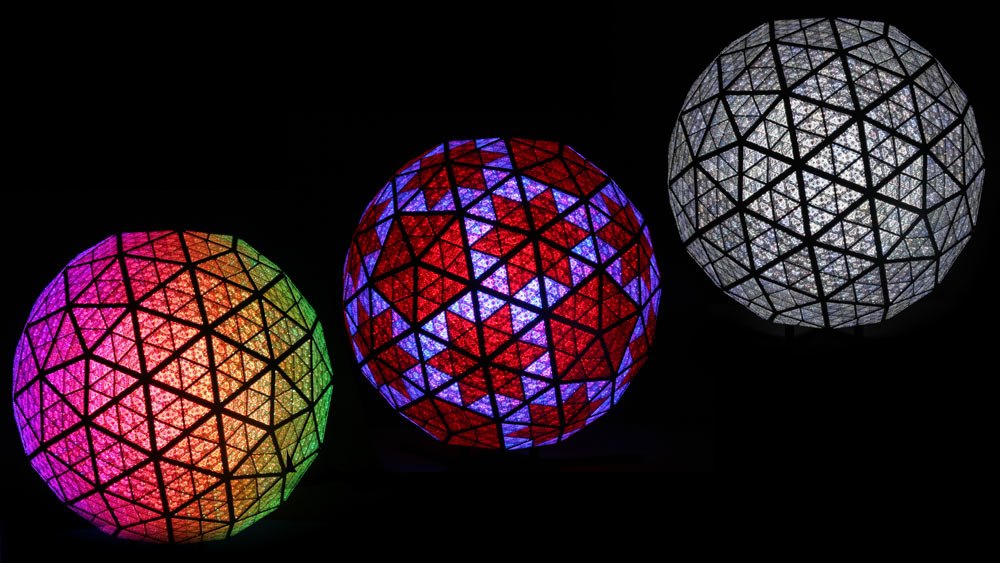 Different New Years ball colors